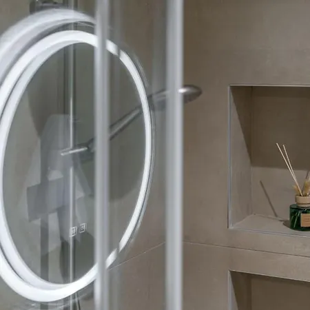 Leo Apartment *